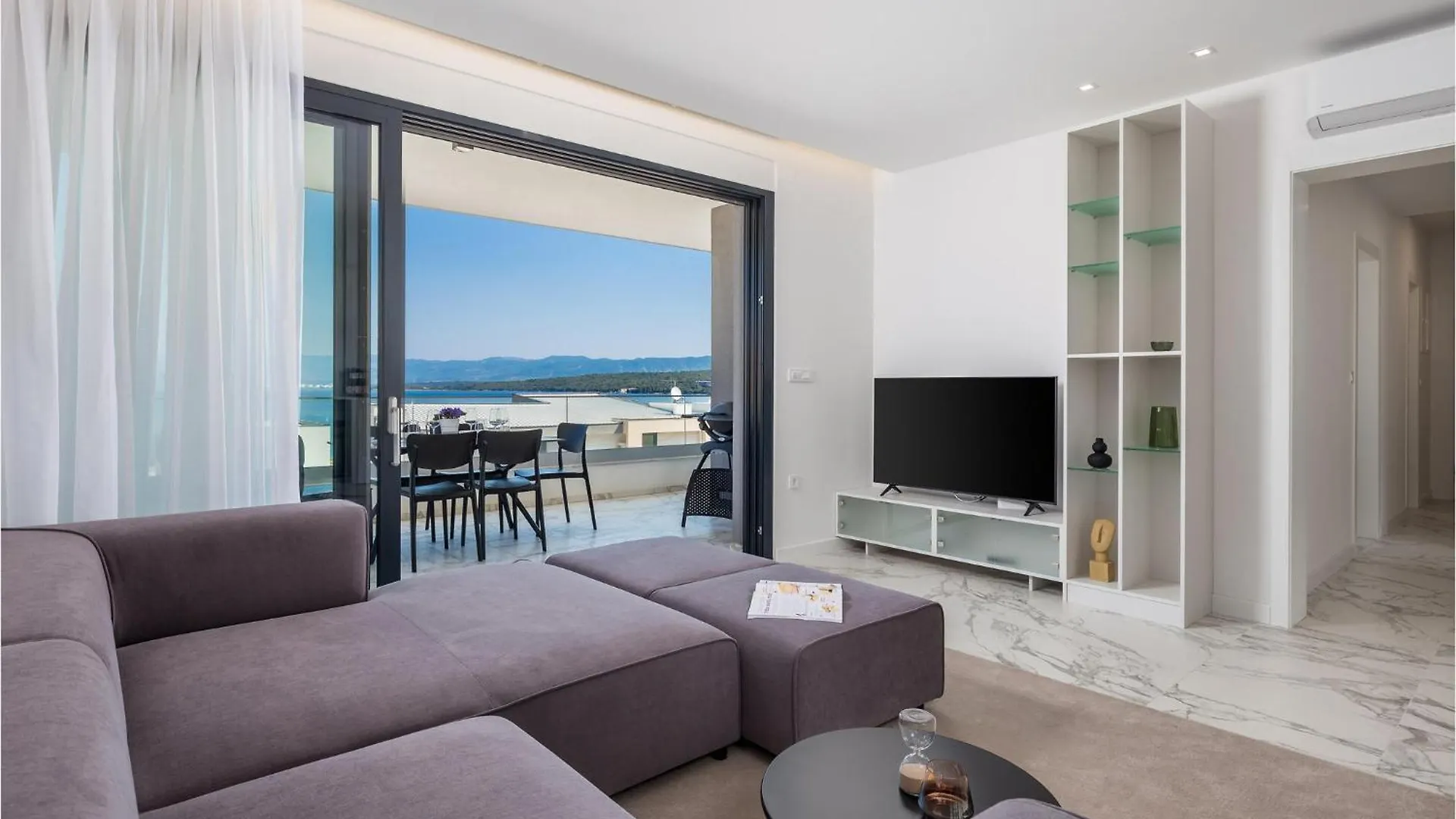 Awesome Apartment In Malinska With Kitchen クロアチア